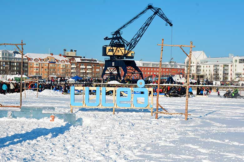 Luleå on ice by Helen Thalen