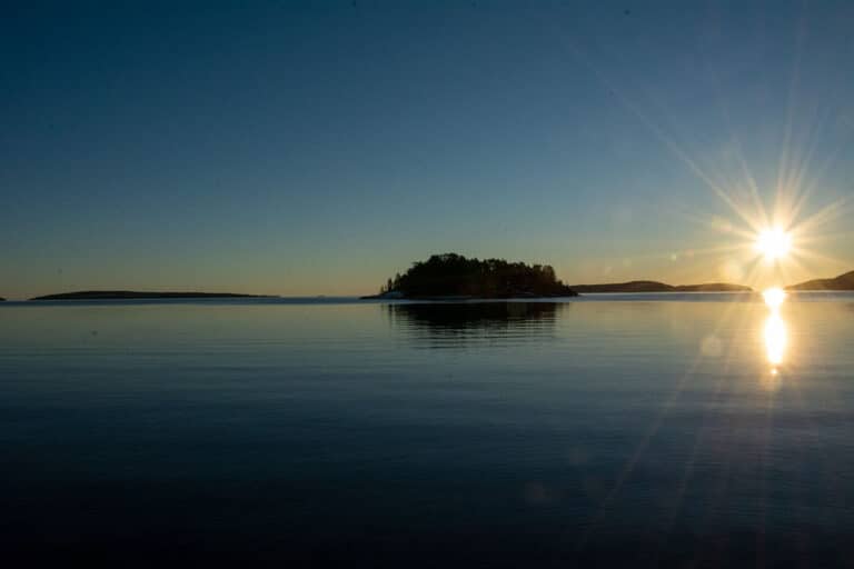 Läs mer om artikeln Vintersol vid havet