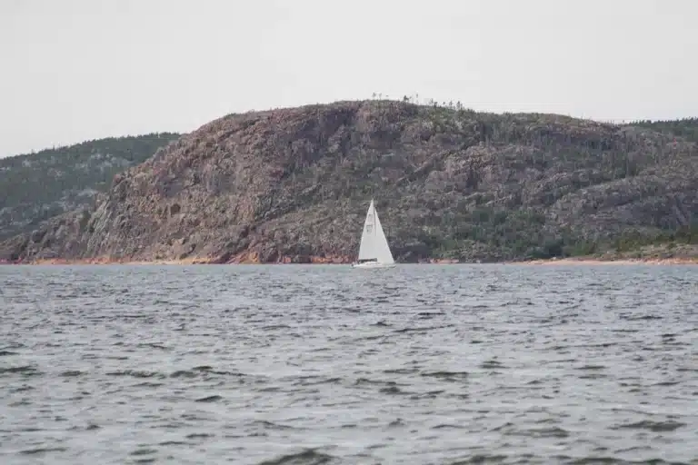 Läs mer om artikeln 90: För fulla segel (72/180)